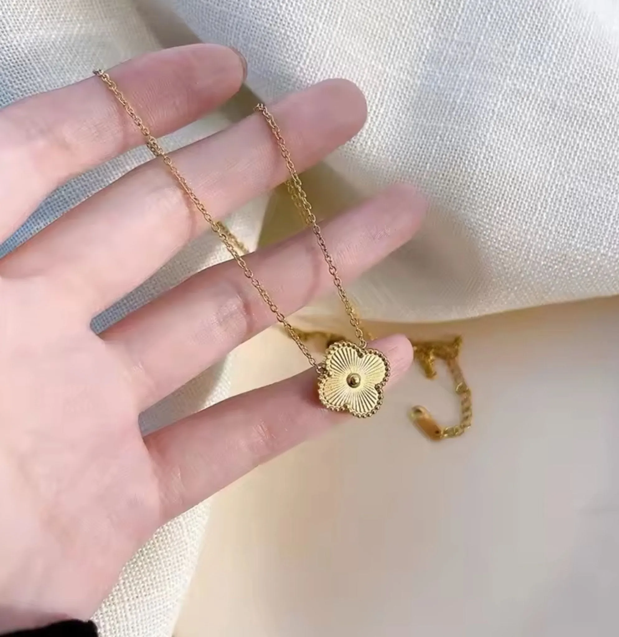 Cute clover necklace for women